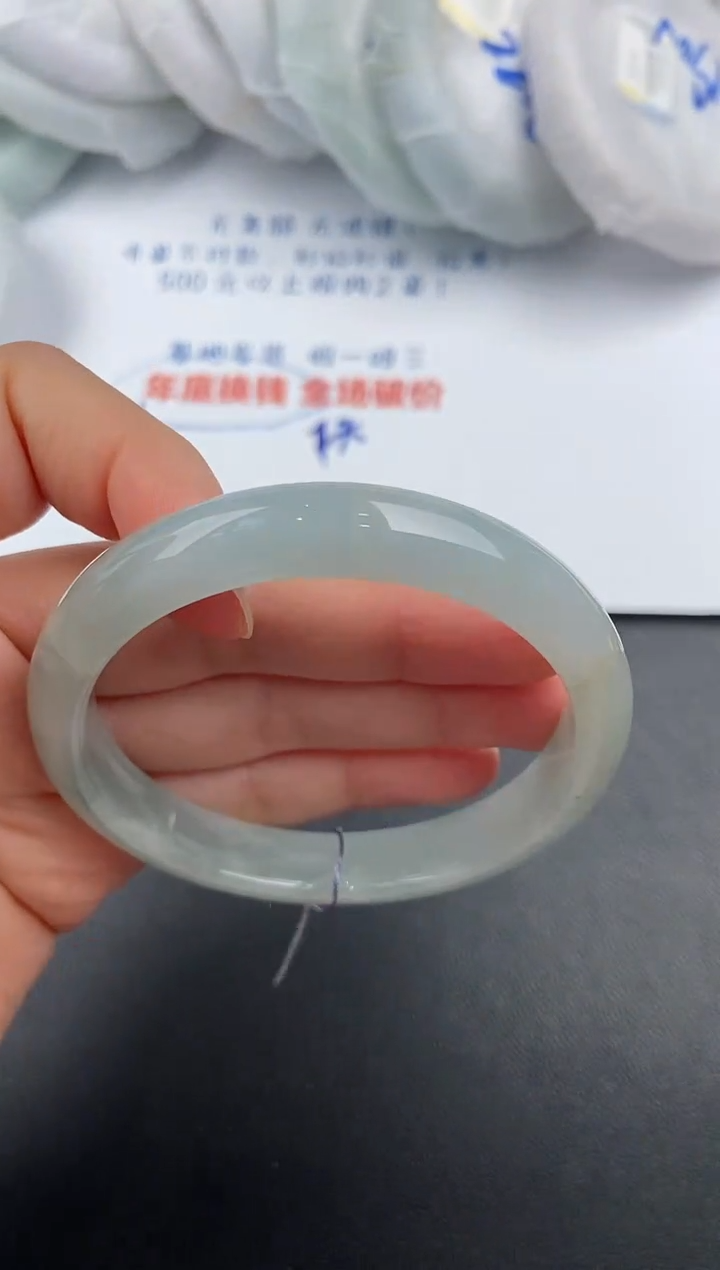 【闪购商品】翡翠手镯未镶嵌8228 54+ 有纹裂