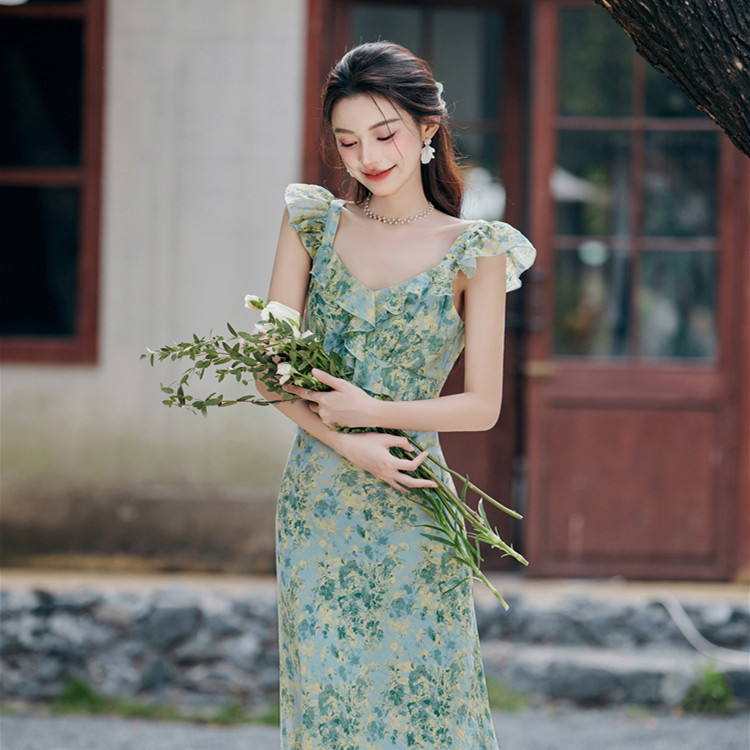 茶歇法式绝美碎花吊带连衣裙子女夏季高级感浪漫气质海边度假长裙