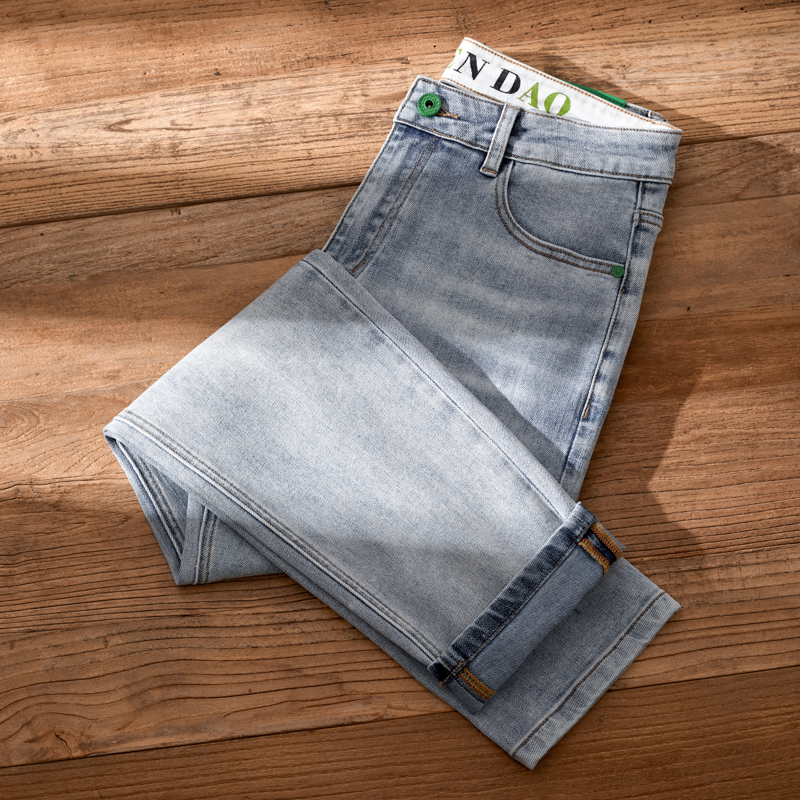 2025早秋新款月光白牛仔裤男修身小直筒浅色潮流刺绣高端牛仔裤男