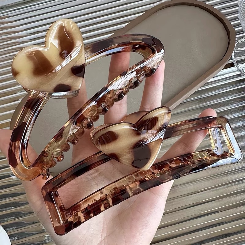 日韩高级感豹纹爱心抓夹后脑勺盘发夹鲨鱼夹大号新款气质头饰发卡