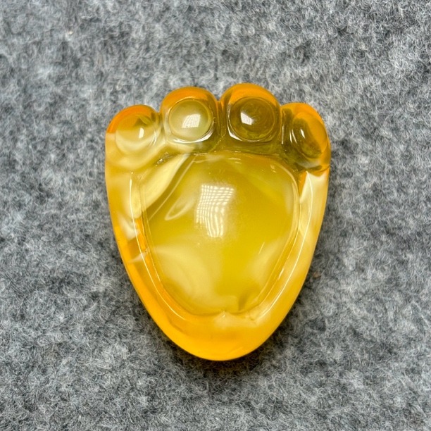 天然妖花熊爪蜜蜡吊坠