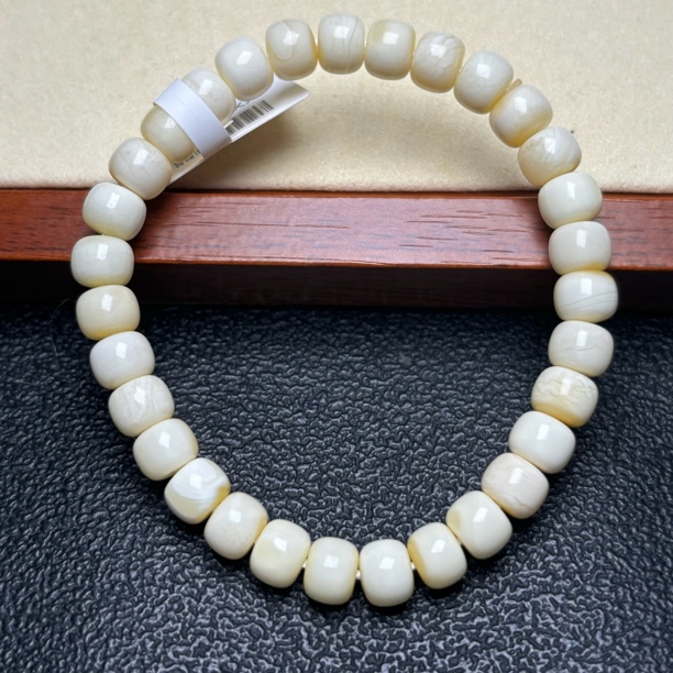 天然白花蜜蜡手串