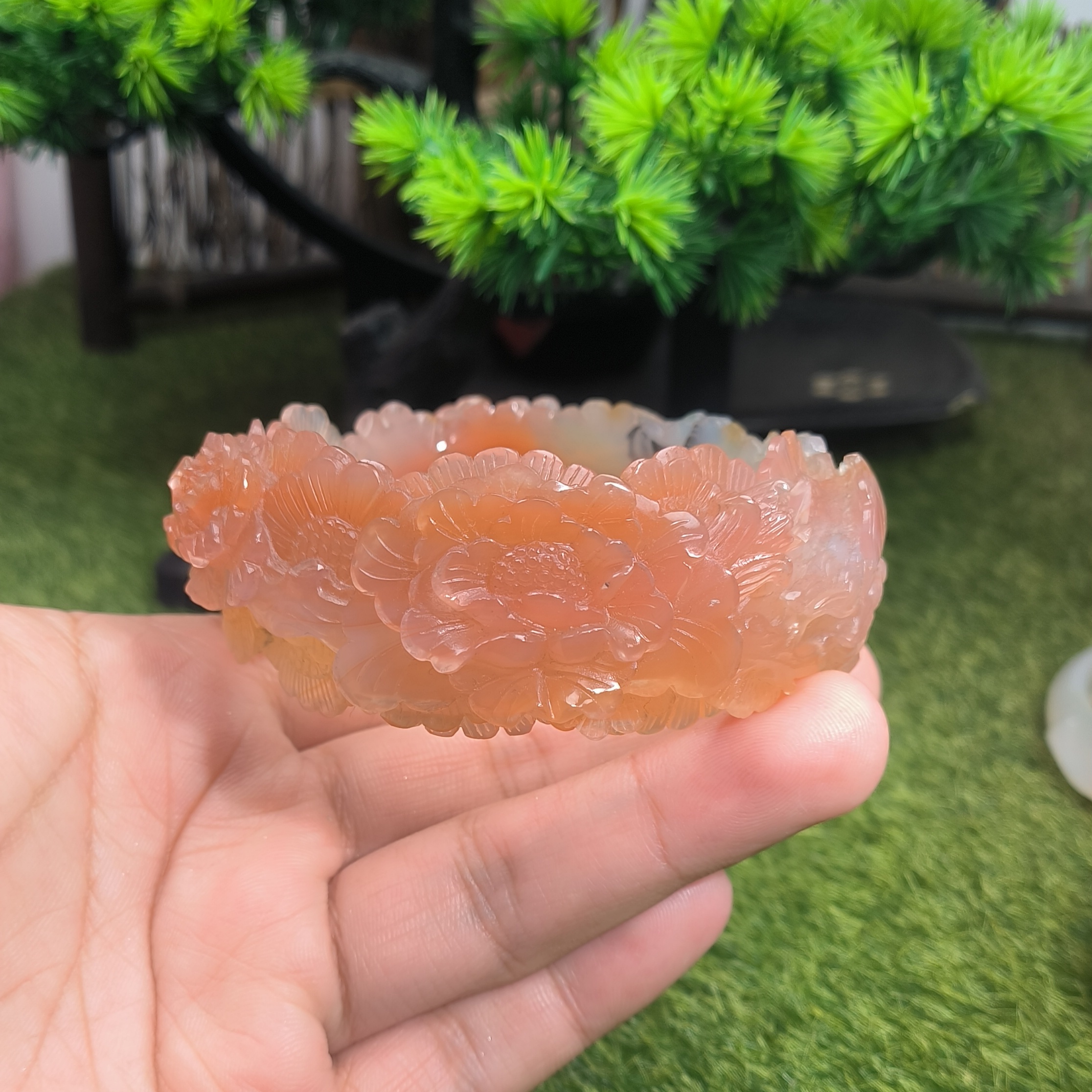 玛瑙玉髓手镯手工雕刻