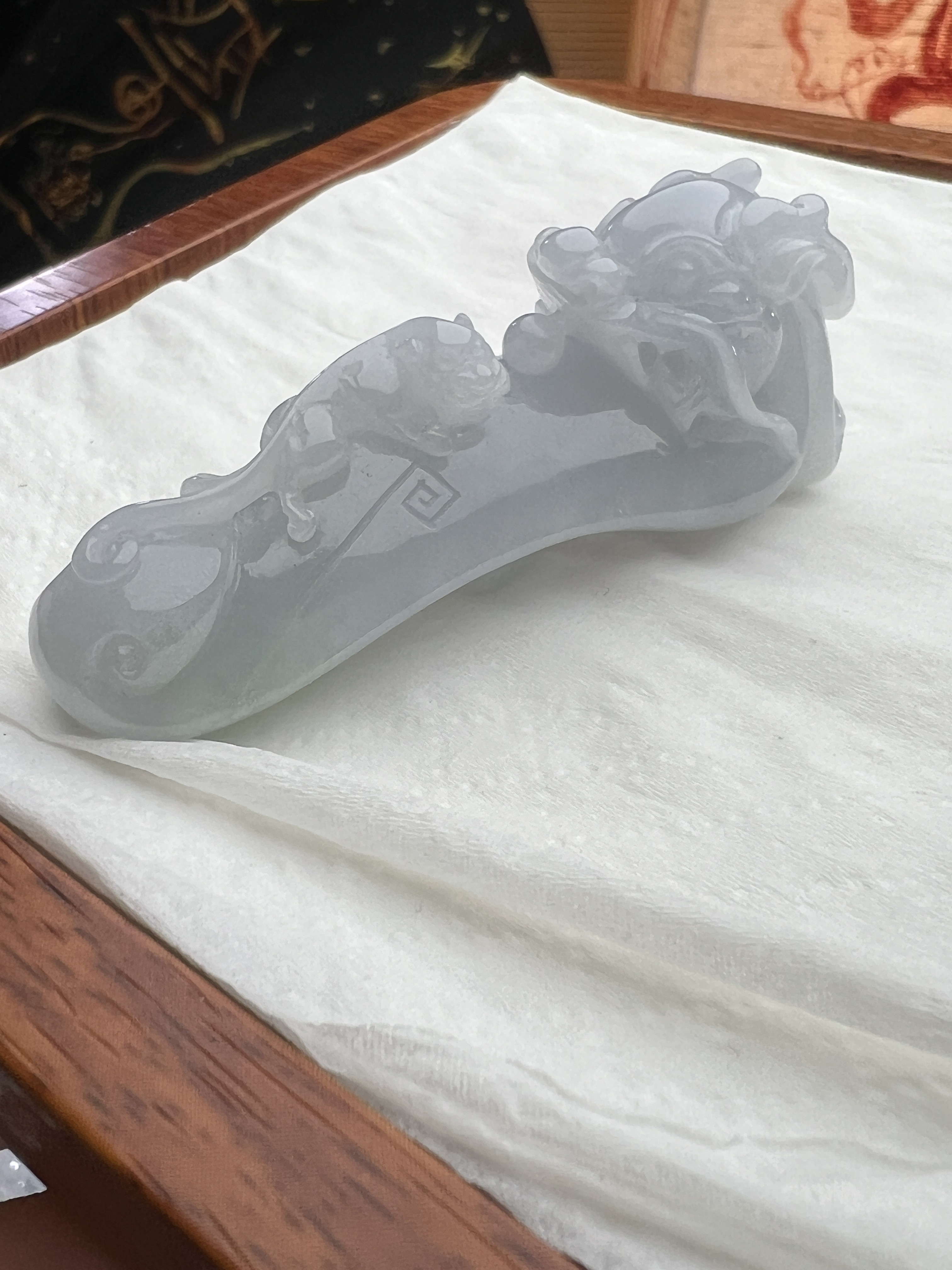 慎拍翡翠特色龙勾如意貔貅复古手把件漏价