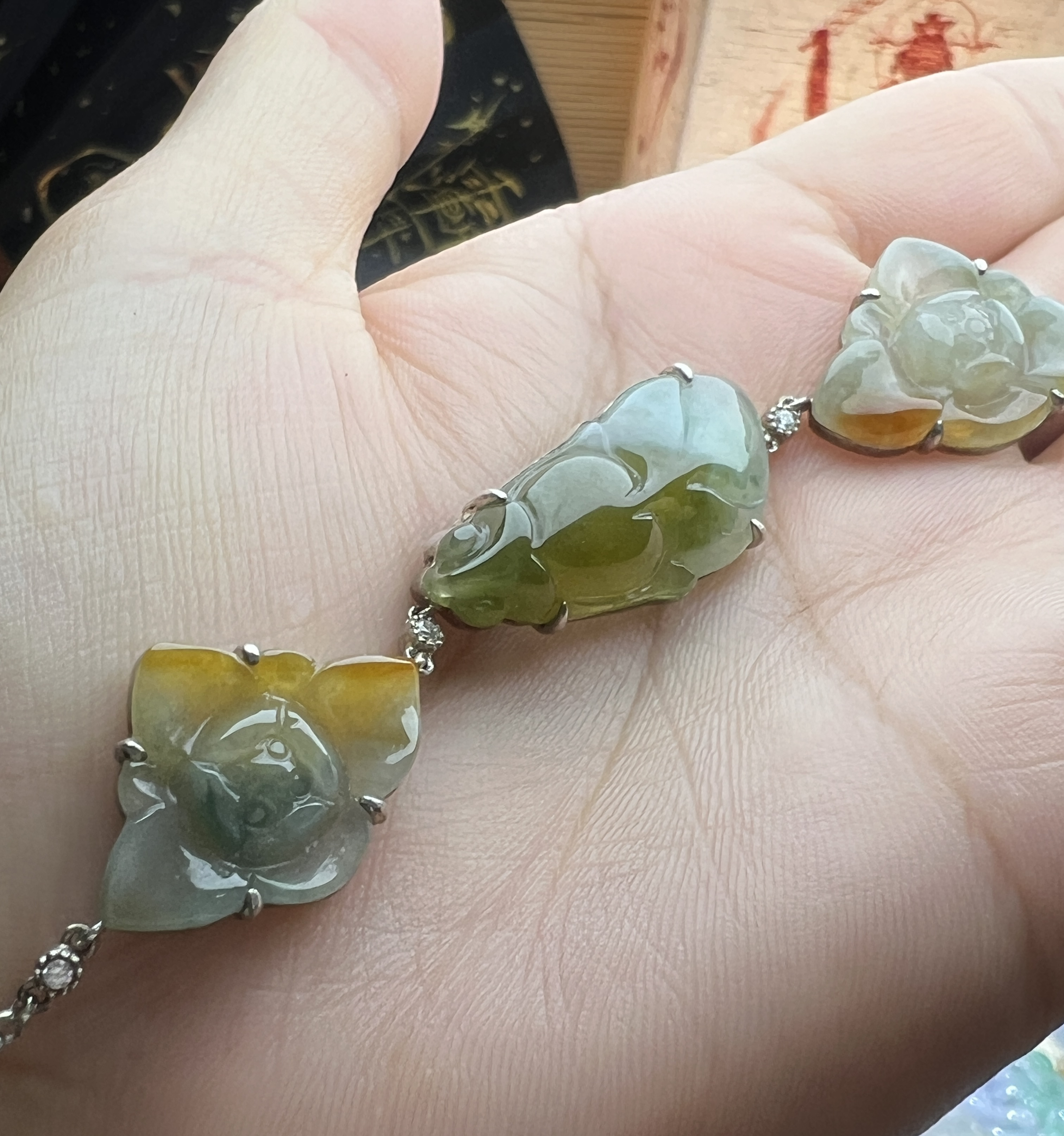 慎拍翡翠冰种三彩莲花鱼手链漏价不退换