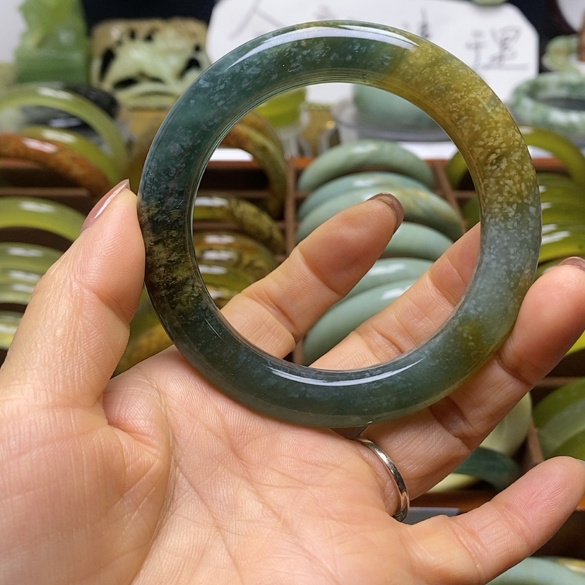 【闪购商品】蛇纹石玉手镯未镶嵌童**林