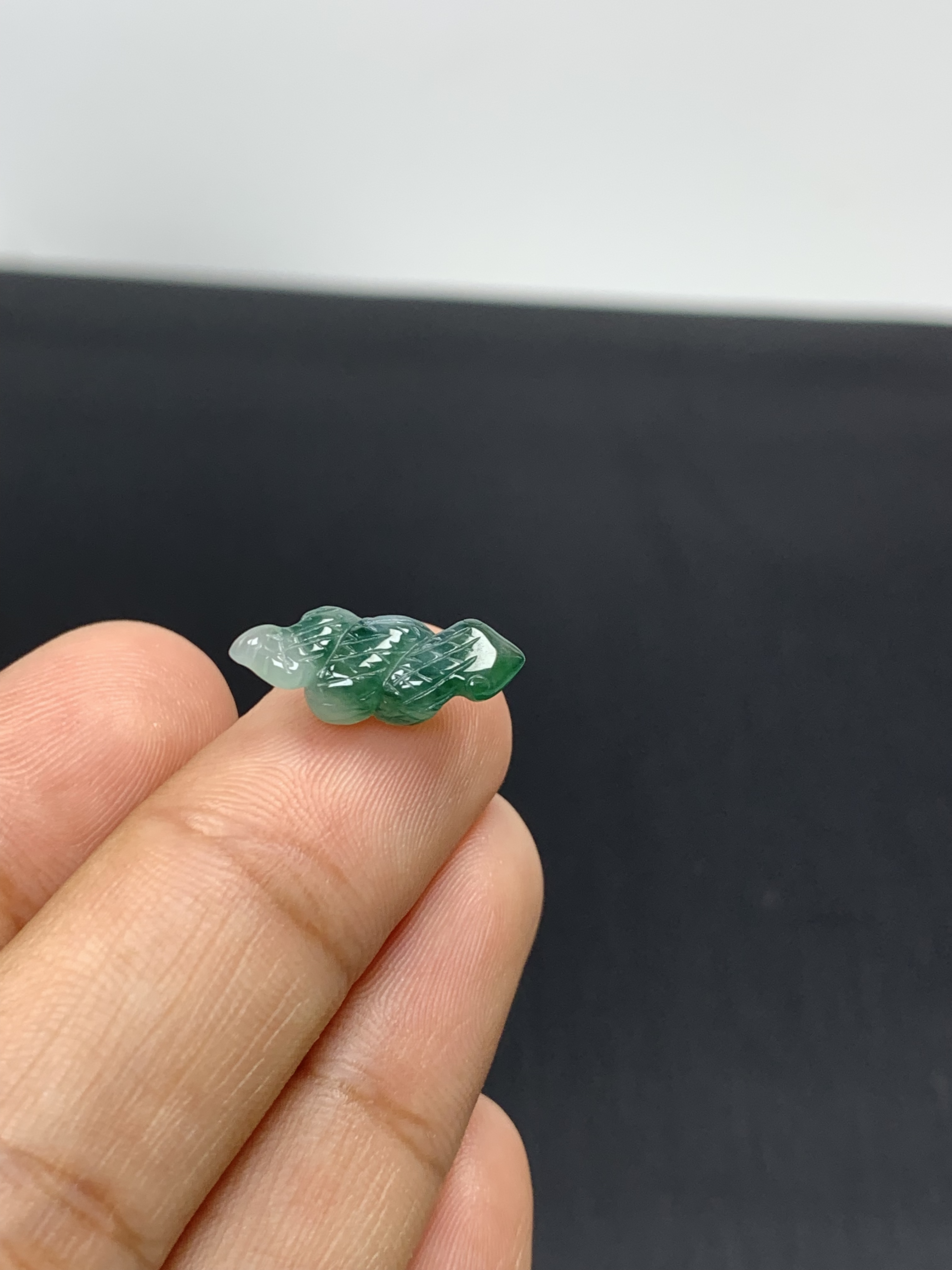 缅甸天然翡翠A货 精品生肖蛇 手链戒指冰透飘花飘绿绿色