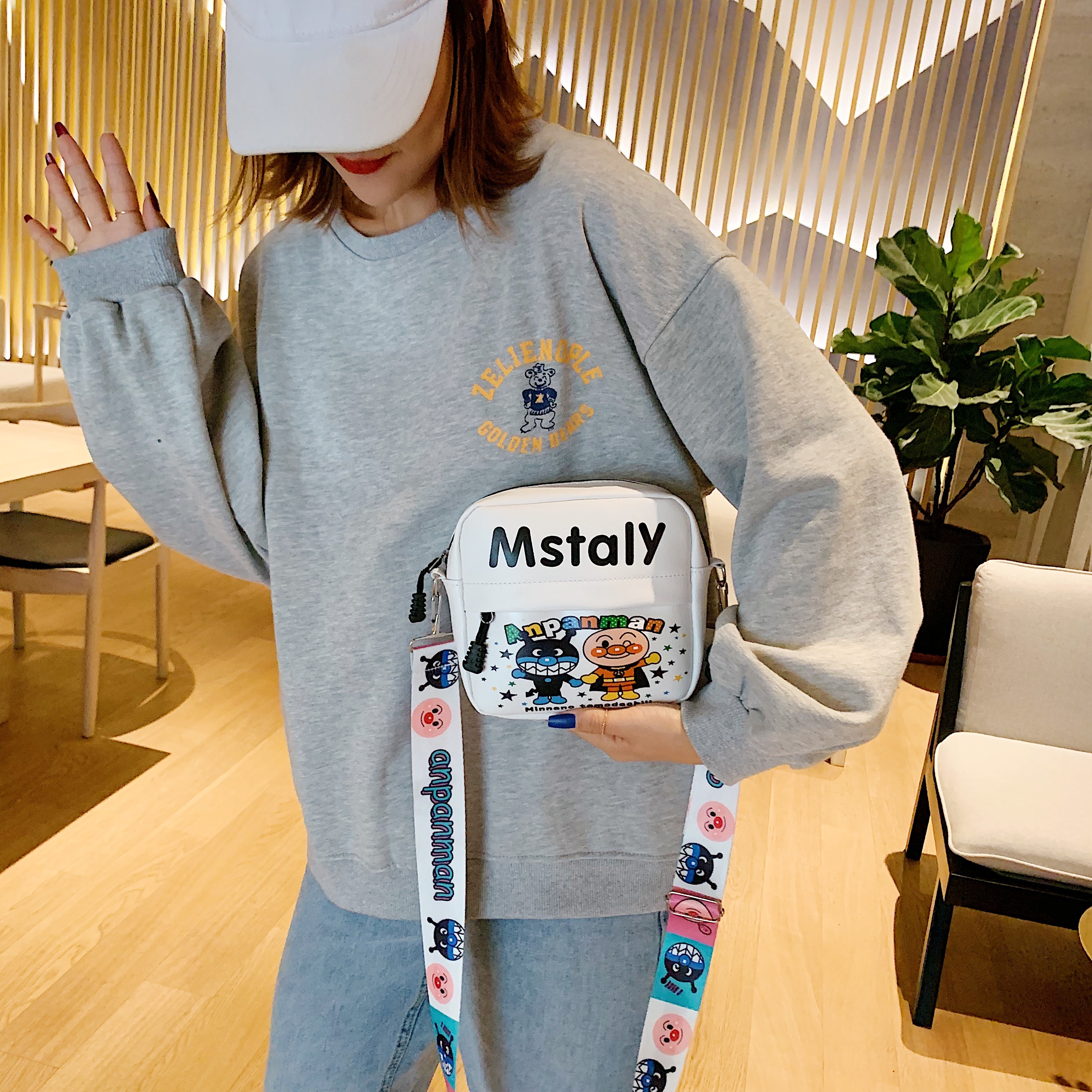 搞怪丑萌小包包女2021新款卡通可爱涂鸦小方包纯色简约单肩斜挎包