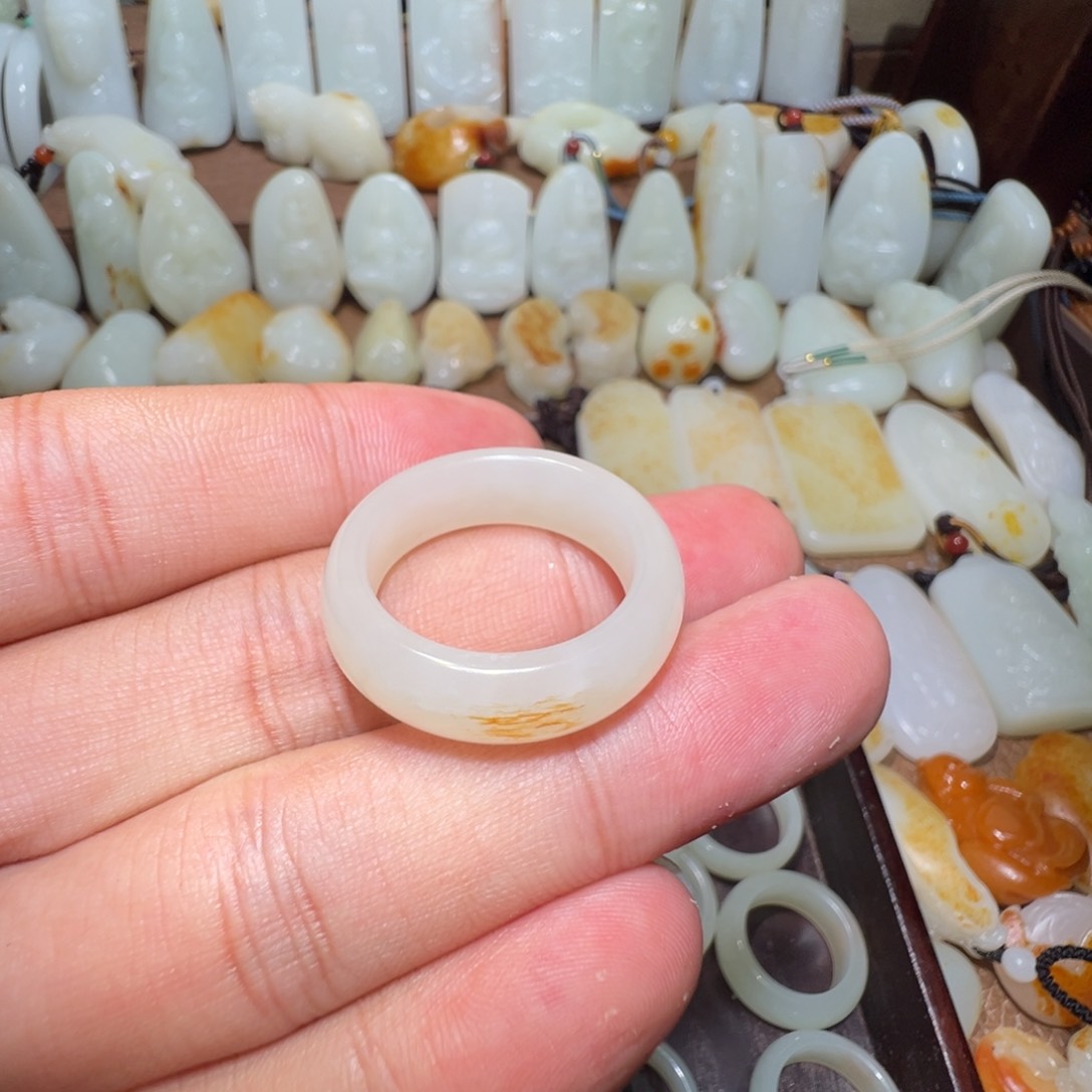 和田玉戒指未镶嵌和*隆