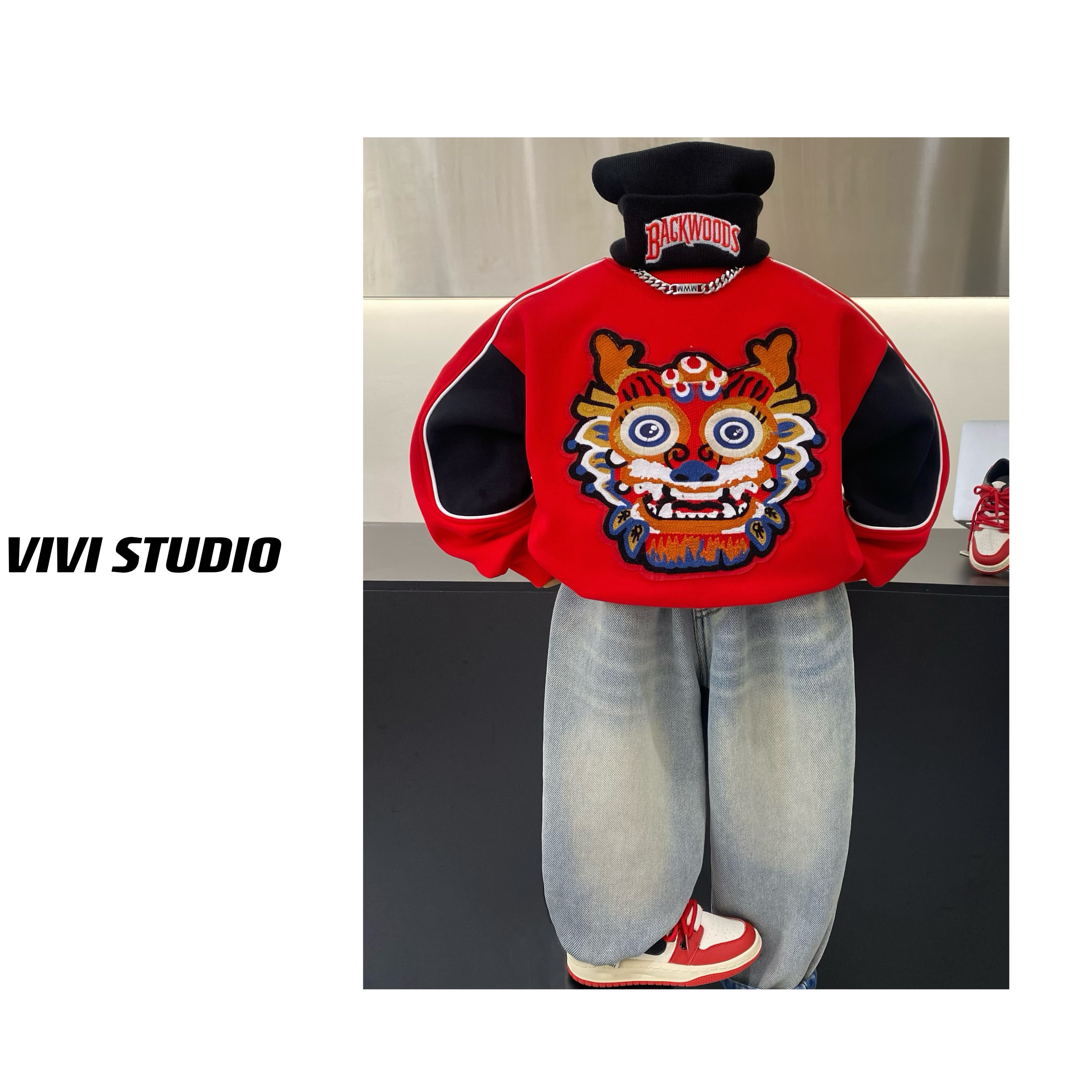 VIVI亲子装  「龙年吉祥」2024年新年款拼色刺绣圆领卫衣H4986