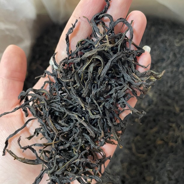 凤凰单丛 高山老丛凹富后 汤色清甜滑口 花果香味突出 回甘持久
