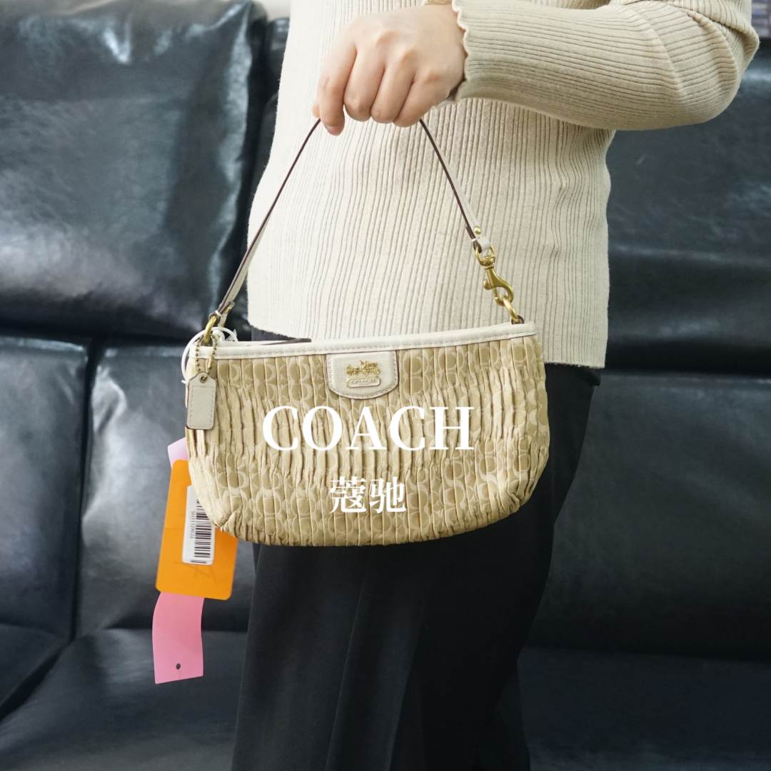 95新 COACH/蔻驰  褶皱手提包/SH11129026/9026
