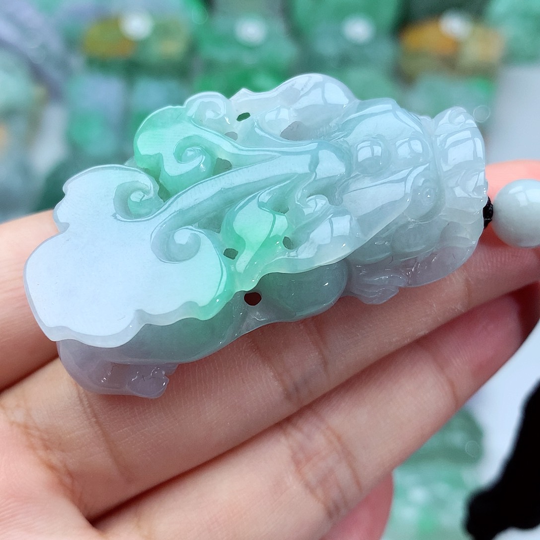 翡翠颈饰未镶嵌翡翠