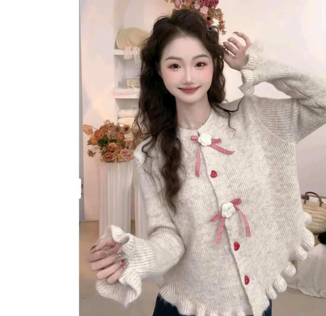 【软绵绵】大码遮肚子显瘦毛衣甜美蝴蝶结花朵设计开衫木耳边冬百搭