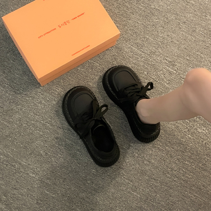 小众黑色潮配裙子不磨脚单鞋女2023新款秋款厚底小皮鞋英