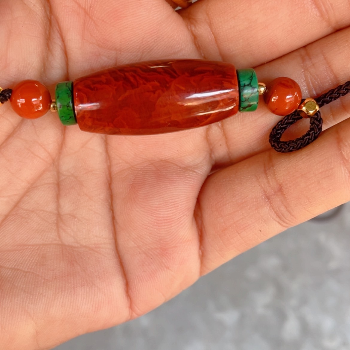 【闪购商品】南红玛瑙桶珠未镶嵌不**的