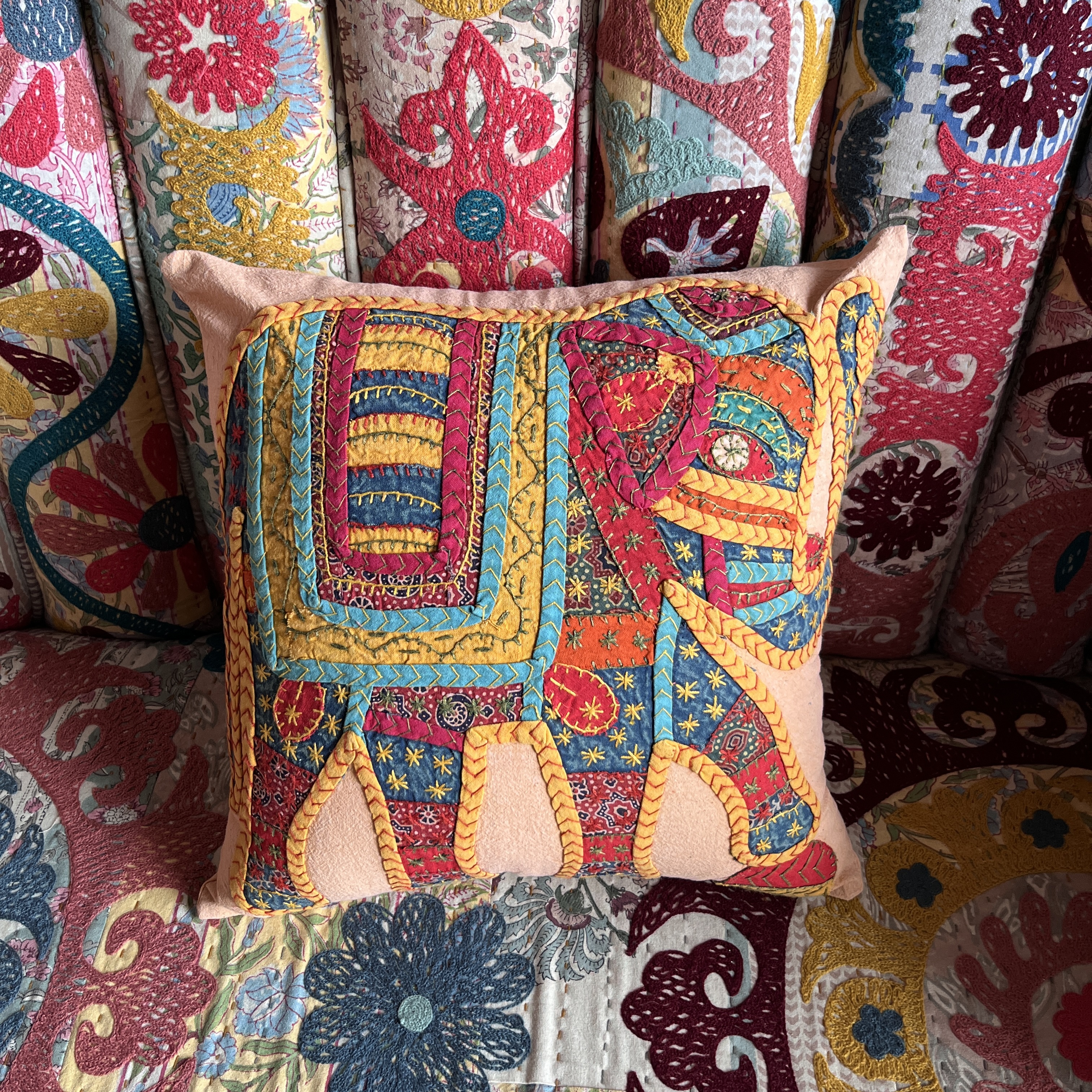 三只象-印度手工大象方形贴补绣花棉布家居卧室腰枕抱枕不带芯