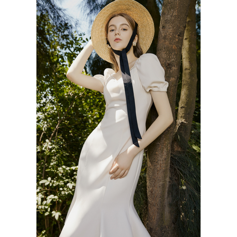 【陈大可专属】恩曼琳春方领珍珠泡泡袖收腰荷叶边小黑裙连衣裙EANC