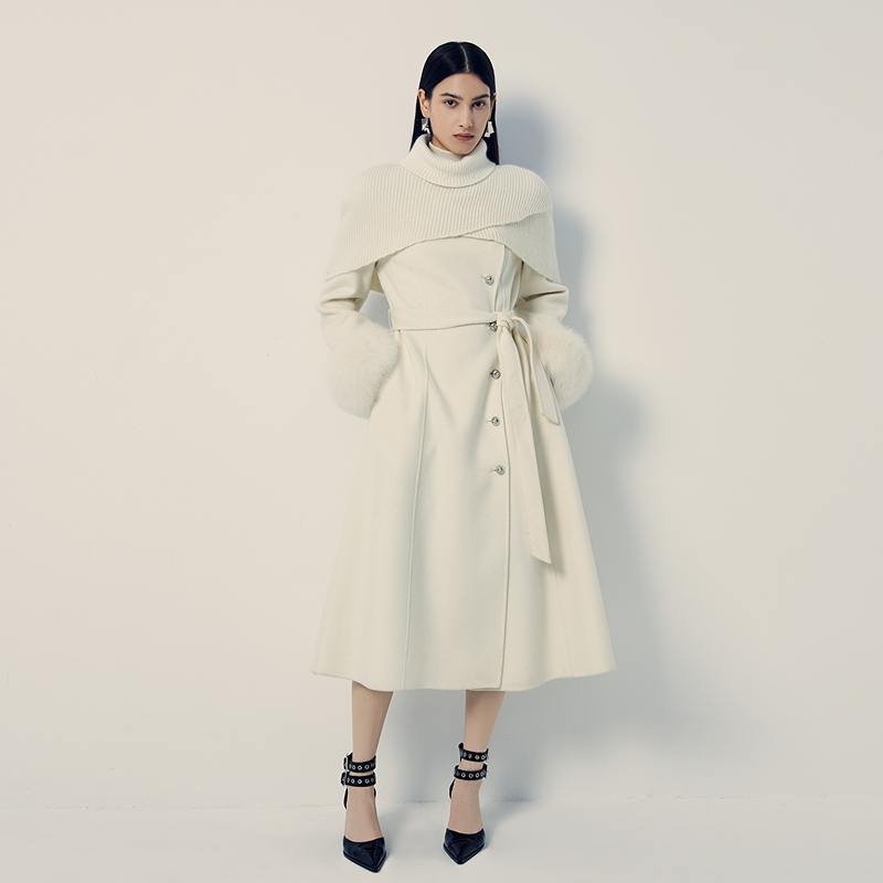 ANMANI恩曼琳冬季新款针织披肩狐狸毛条羊毛双面呢大衣EANEDA04