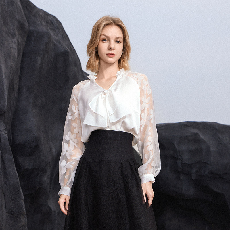 【诗语专属】恩曼琳春季浪漫优雅蝴蝶结V领荷叶边衬衫EANEAH04