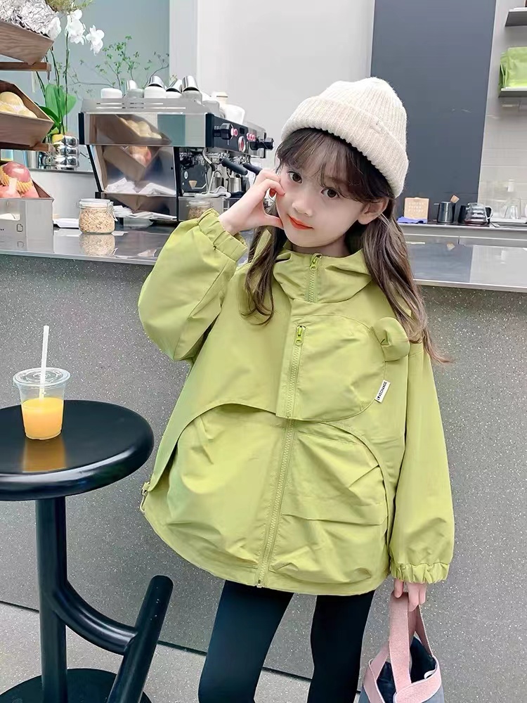 女童冲锋衣外套秋装2025新款洋气儿童春秋款小女孩运动连帽上衣潮