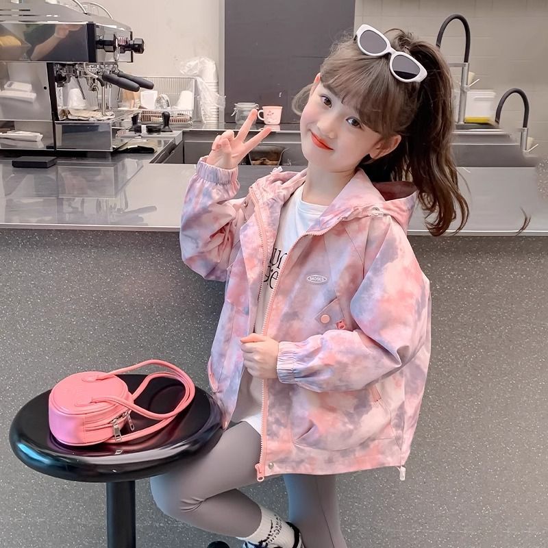 女童冲锋衣外套秋装2025新款洋气儿童春秋款小女孩运动连帽上衣潮