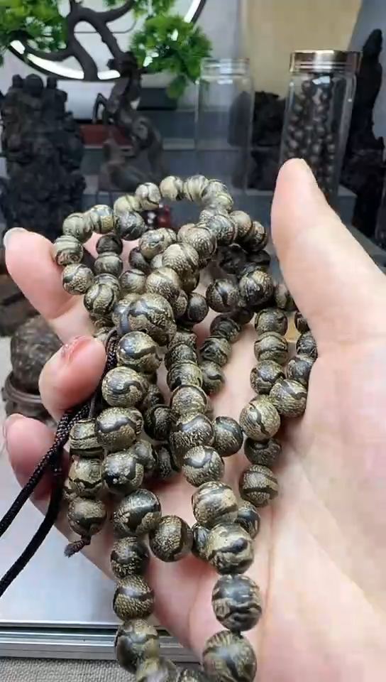 【闪购商品】香木达拉干蛇皮纹08