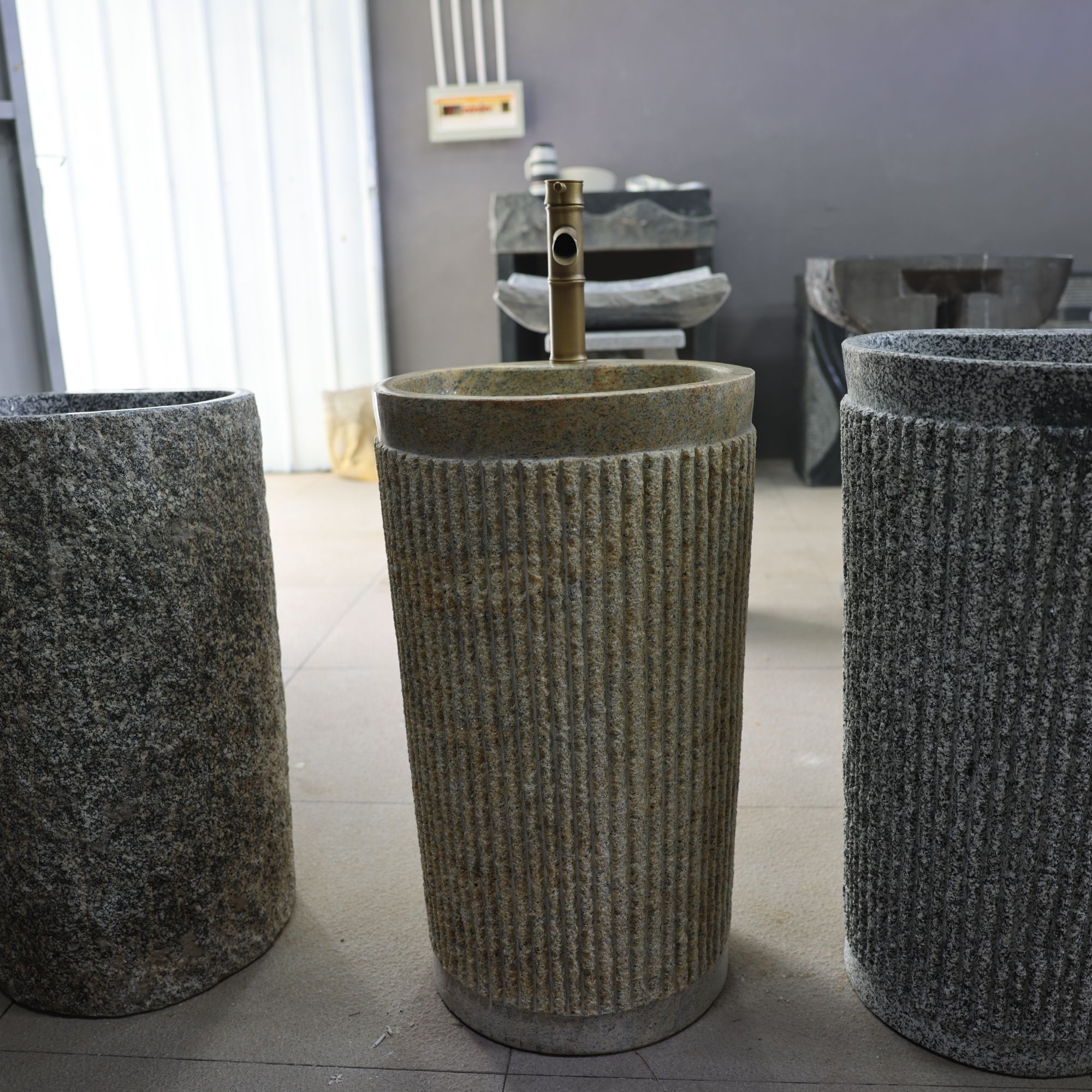 大理石室外庭院洗手池原石带柜门别墅花园户外石头一体立柱洗手盆