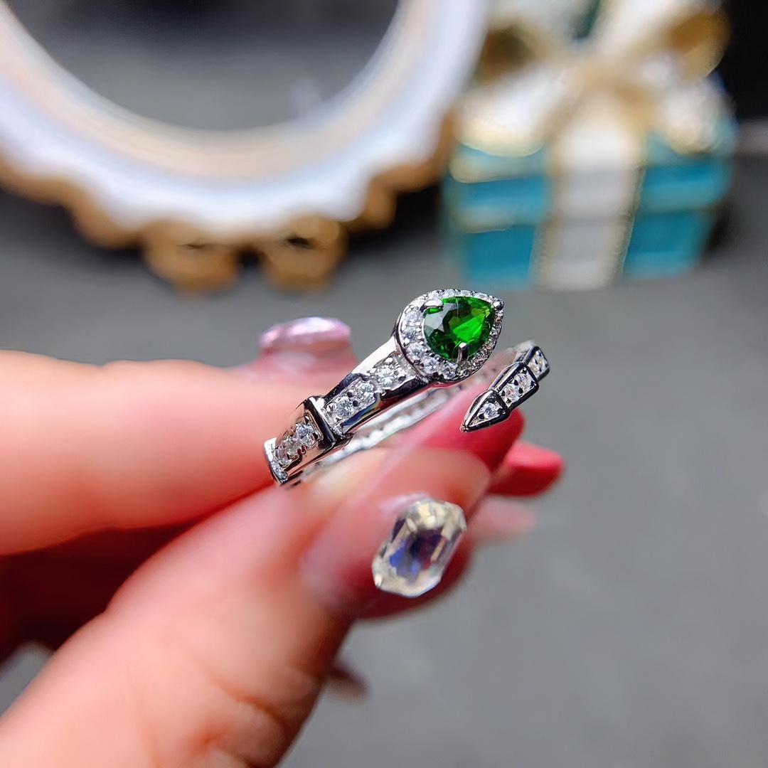 新款天然透辉石戒指小众设计百搭时尚休闲优雅活泼可调节指环饰品