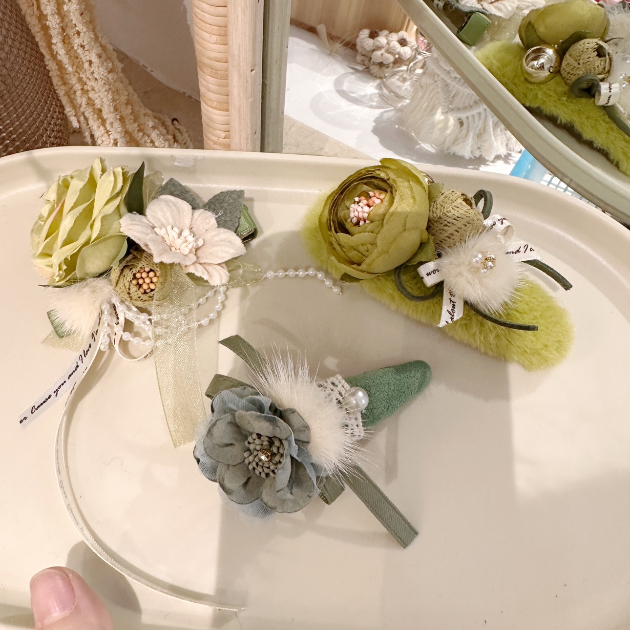 20588n绿色系花朵水貂毛bb夹