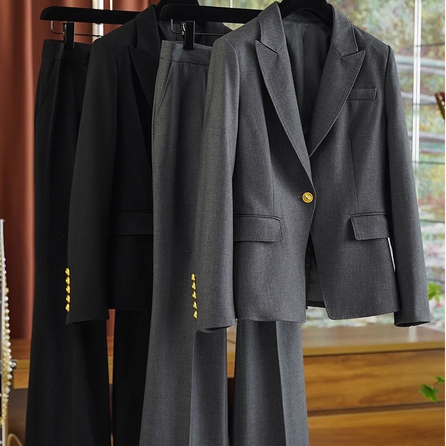 (新)秋冬灰色黑色女士修身显身材微喇裤职业套装两件套24351