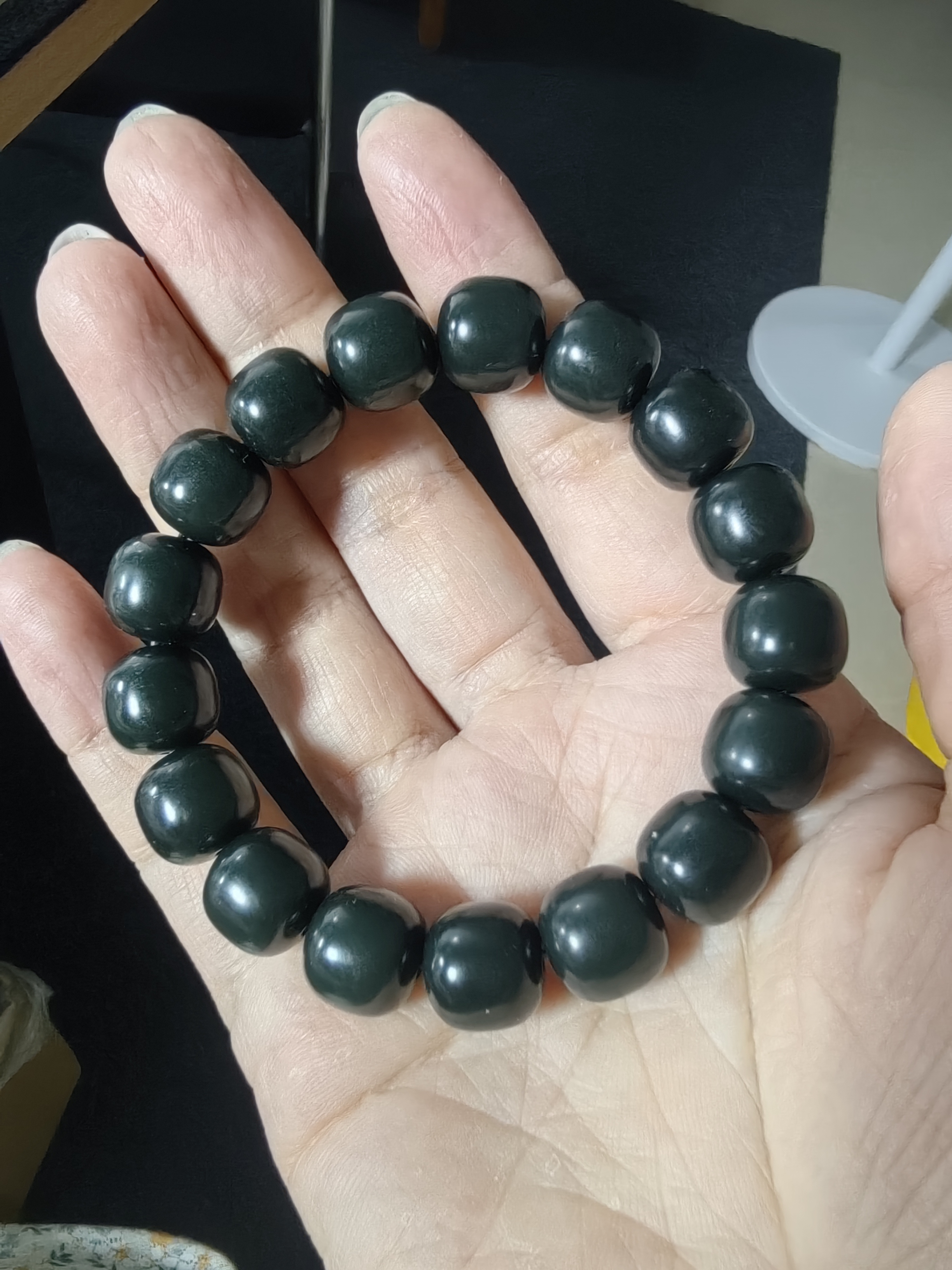 新疆和田玉手串青玉12m尺寸，时尚百搭款