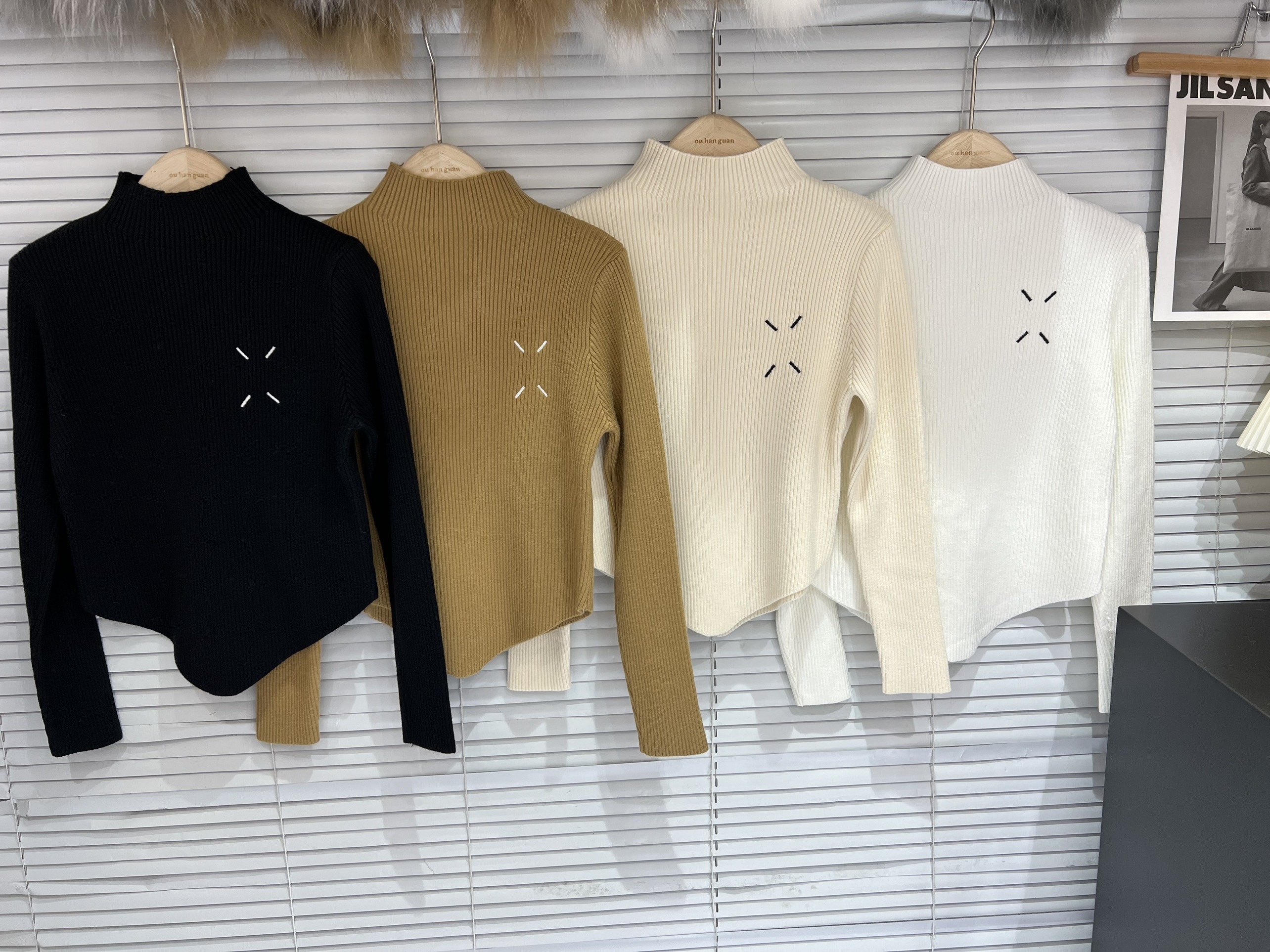 加厚半高领小蛮腰毛衣