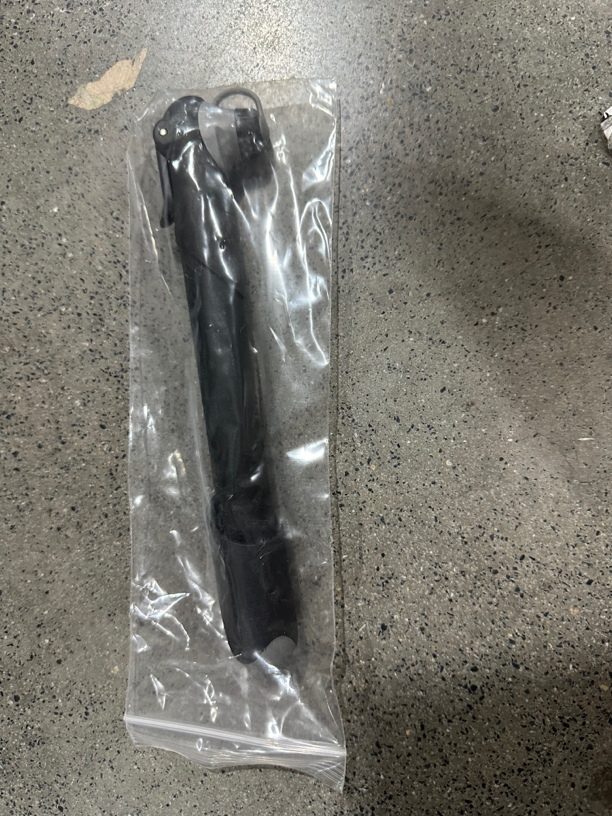 手拿式打气筒发一个（没有针）