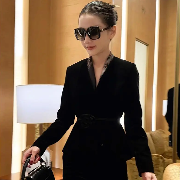 LUXURYMEMO【刘熊熊】轻奢气质女士修身丝绒外套显瘦时尚女装上衣