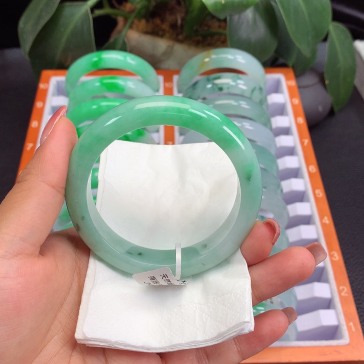【闪购商品】翡翠手镯未镶嵌瑞**?56
