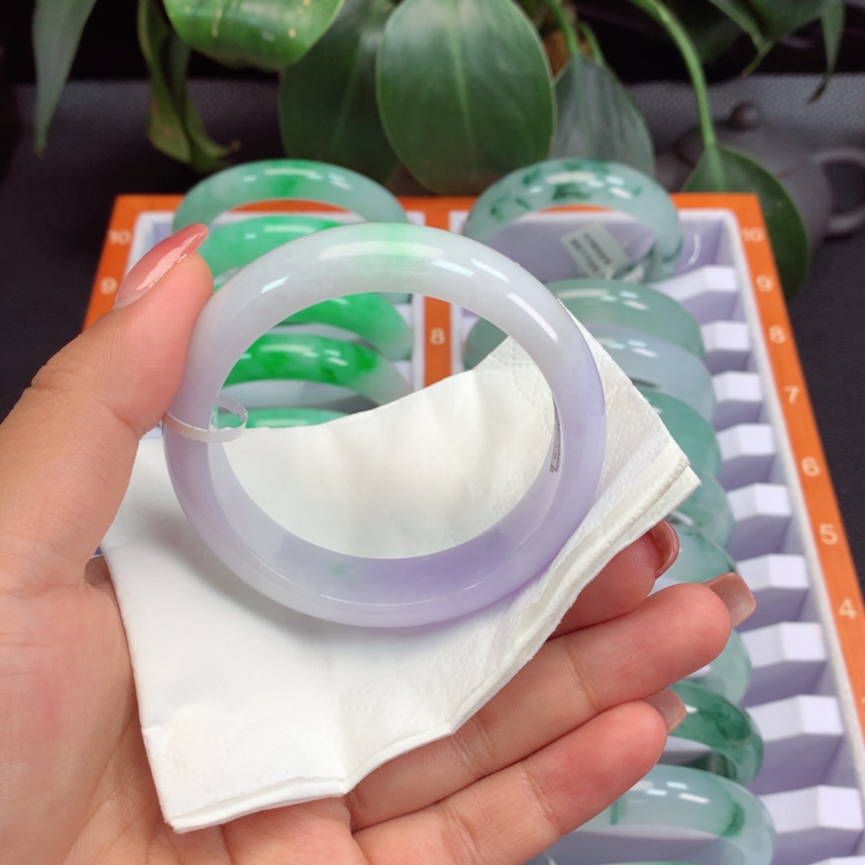 【闪购商品】翡翠手镯未镶嵌微**澜53