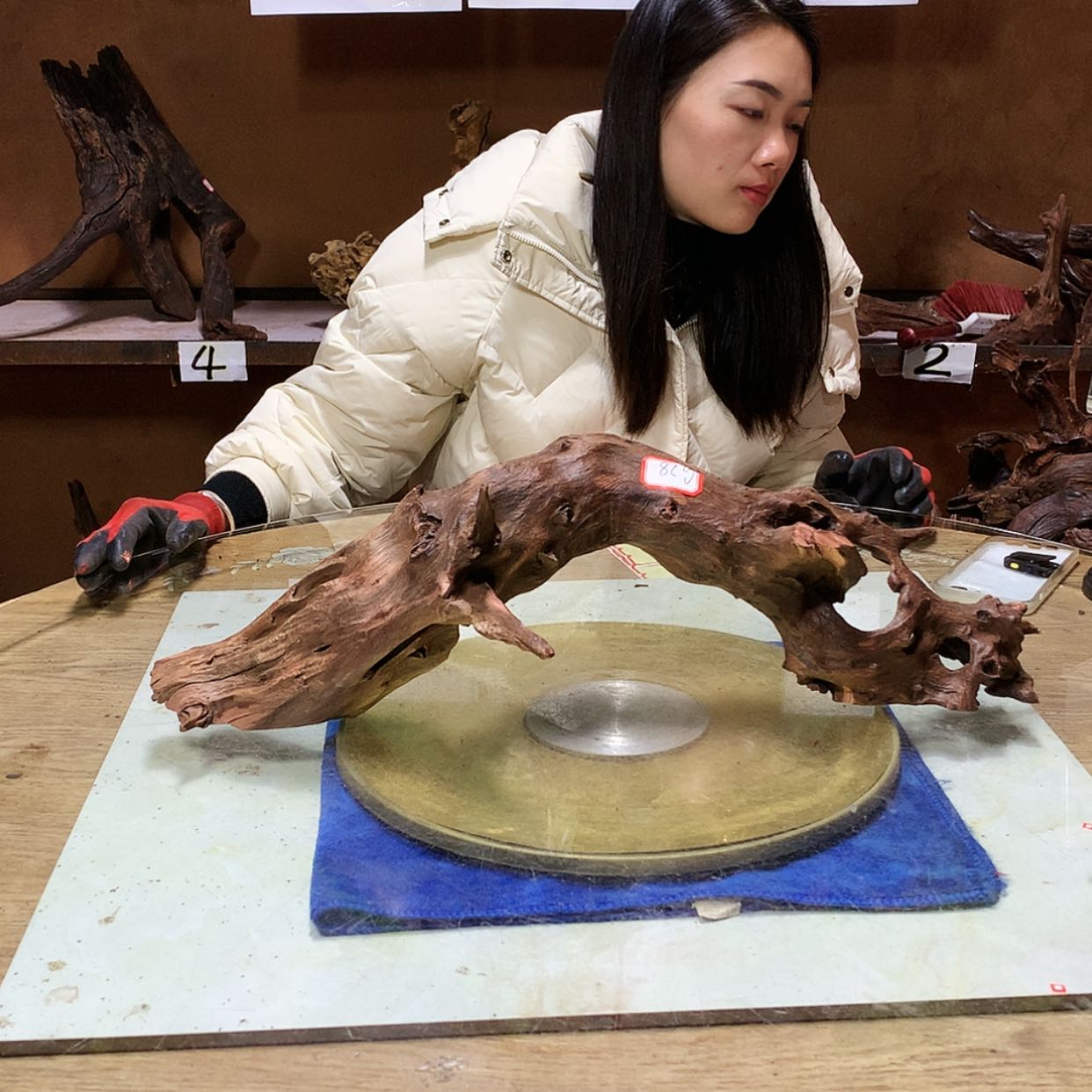 【闪购商品】陶瓷摆件她**情G28