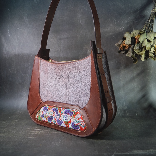 缦物阿勒泰系列马鞍hobo老绣孤品百宝箱头层牛皮单肩包斜挎包
