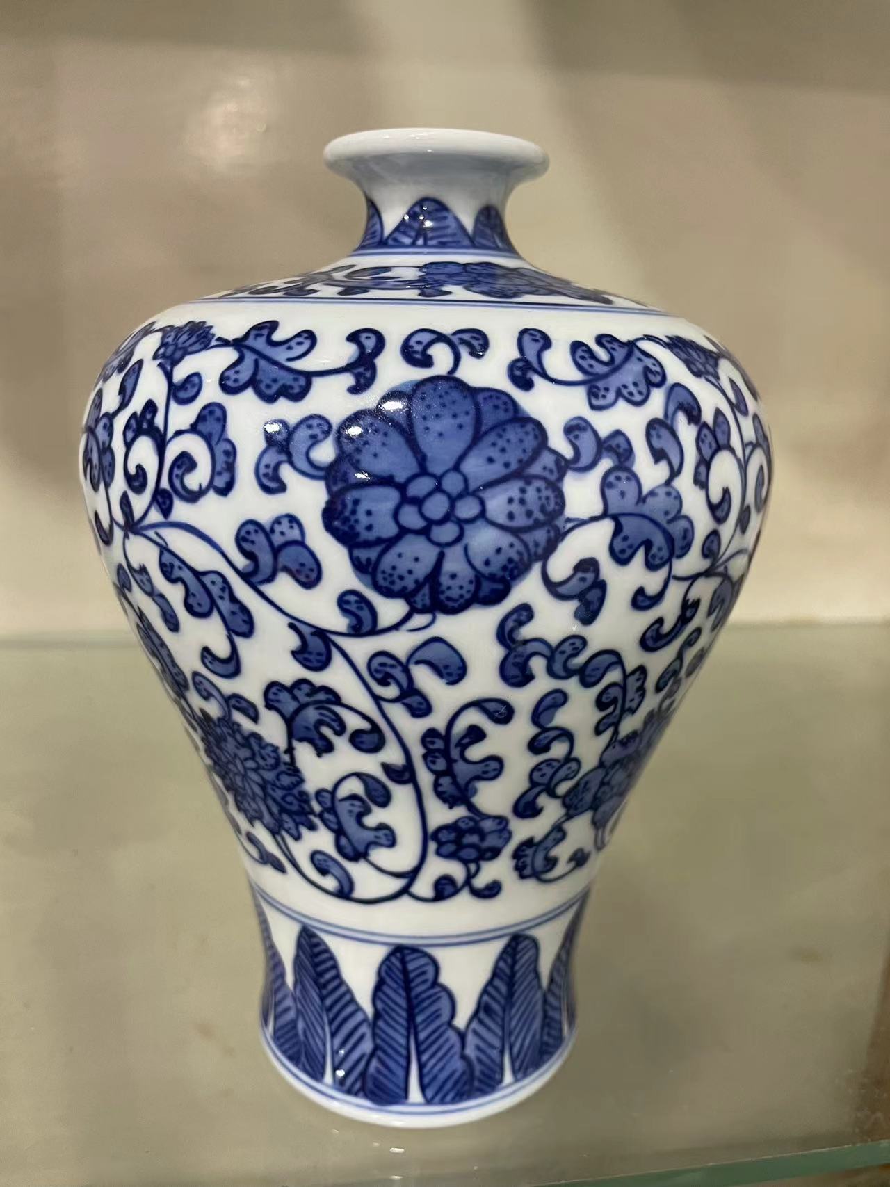 景德镇陶瓷青花缠枝莲的梅瓶精品摆件（高20肚径14）