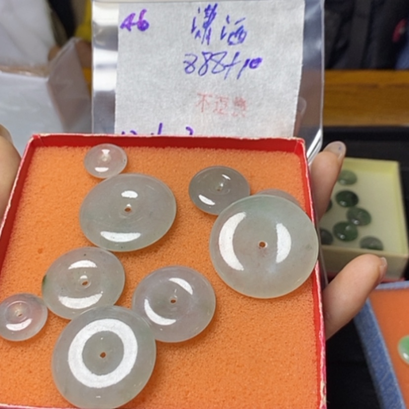 【闪购商品】定制翡翠未镶嵌潇****洒