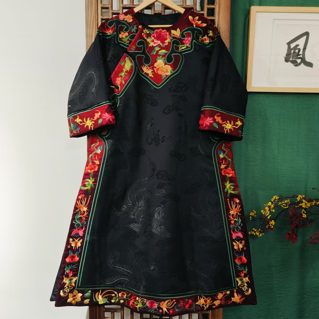 （LS426）凤徕兮私人定制黑底凤凰暗纹如意边刺绣斜襟棉服  棉