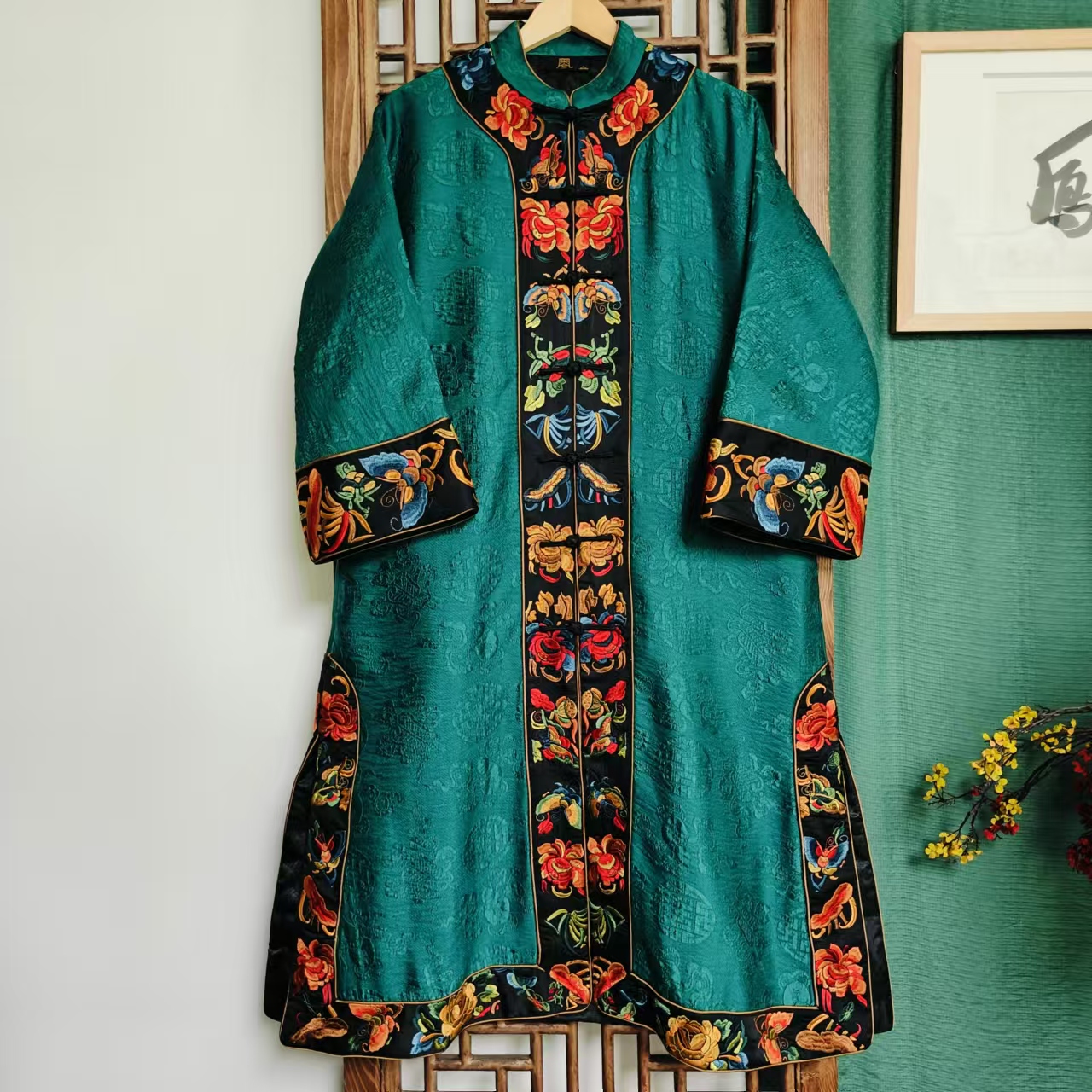 （HY101052-1）凤徕兮私人定制绿色福禄对襟小花刺绣小立领棉服  棉