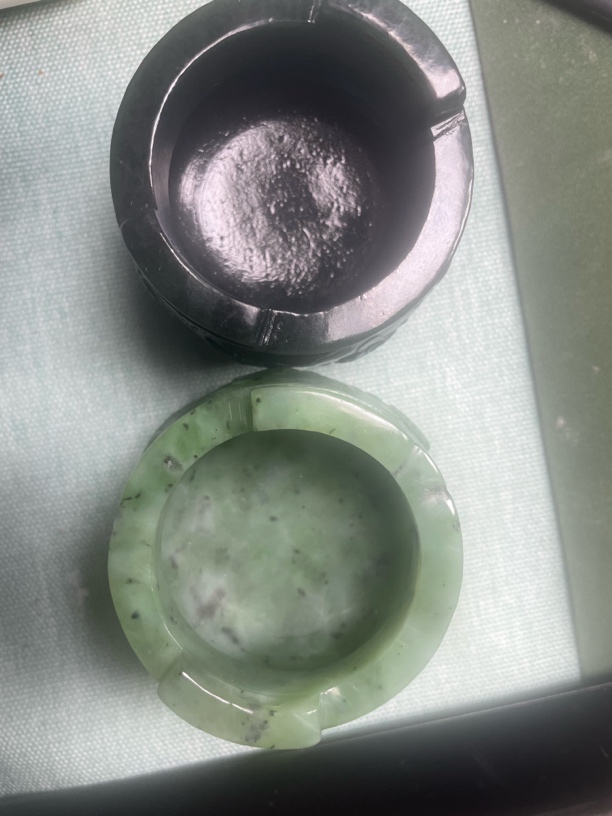 和田玉精美小鼎摆件