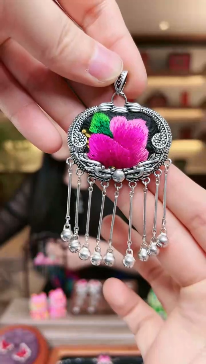 【闪购商品】银刺绣A731