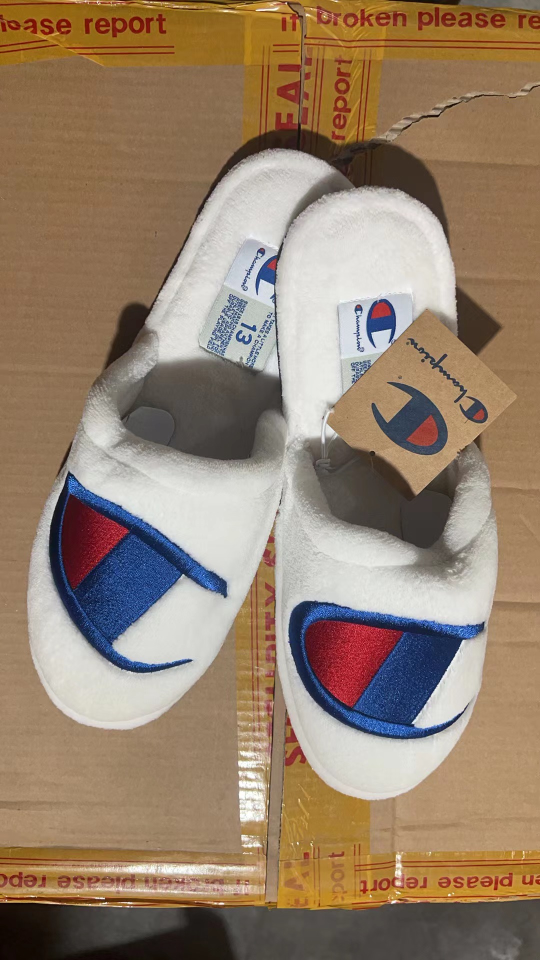 一双拖鞋（尺码随机)