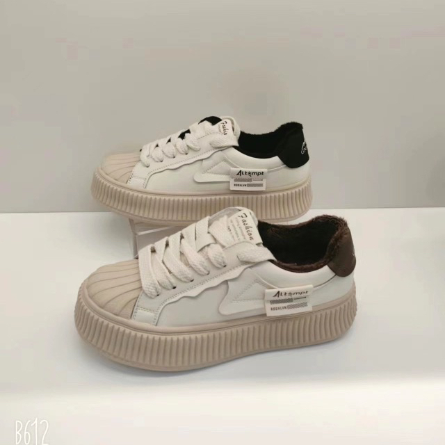 香香莉女鞋2023秋冬新款厚底板鞋贝壳头系带学生加绒小白鞋23995