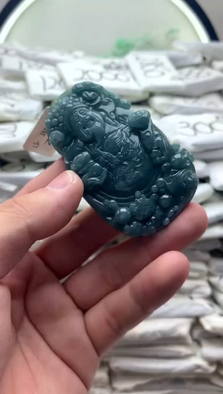 【闪购商品】翡翠颈饰未镶嵌财神