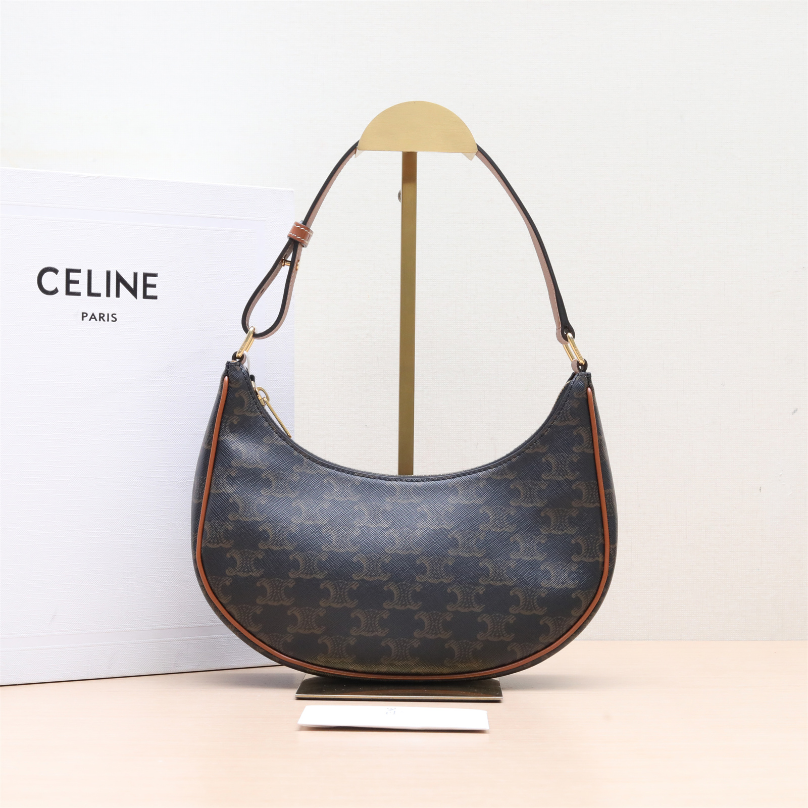 99新 Celine/思琳 小花攀攀AVA 豌豆包 腋下包 中号 凯旋门