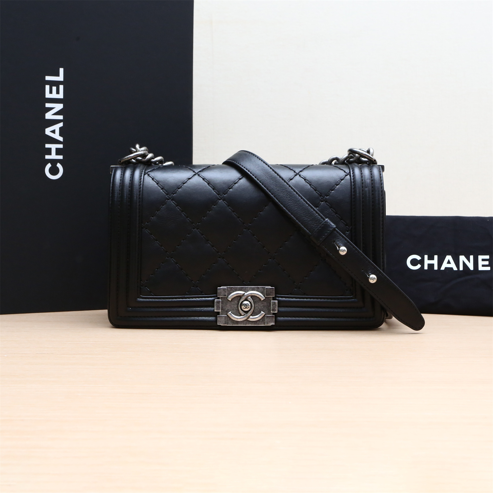 95新 Chanel/香奈儿 黑黑精选 Leboy 中号 黑色 皮革C 18开